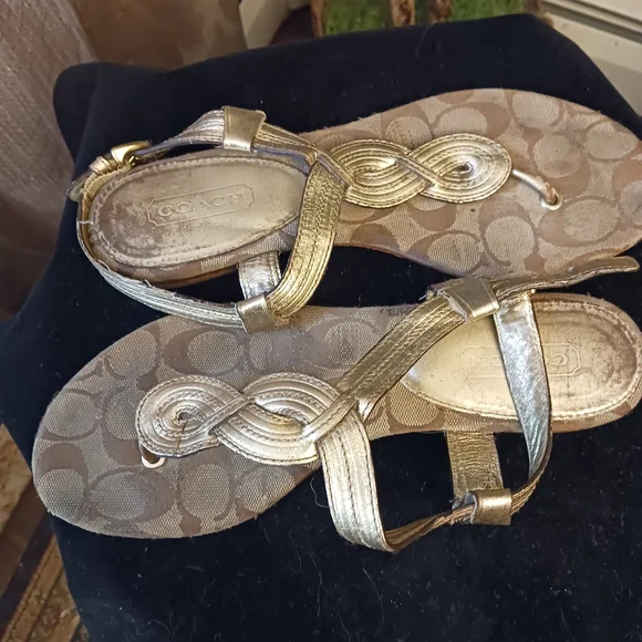 Coach Gold Metallic T-Strap Sandals sz 8 - Picture 8 of 8